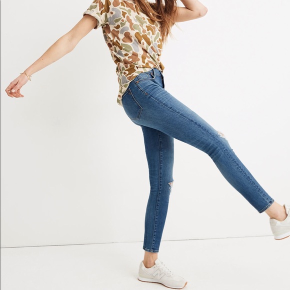 Madewell Eco 9" Mid-Rise Skinny Crop in Delmar - Picture 3 of 6